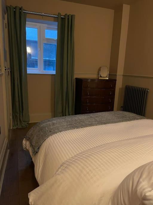 Peaceful Apartment In The Heart Of Frome Ngoại thất bức ảnh