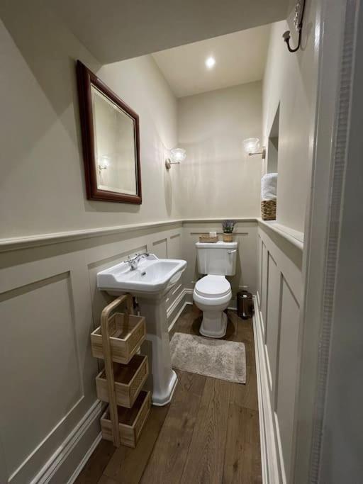 Peaceful Apartment In The Heart Of Frome Ngoại thất bức ảnh