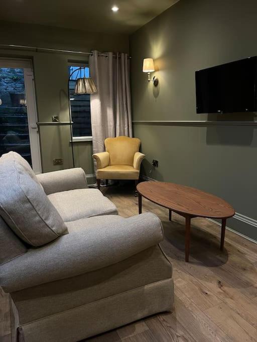 Peaceful Apartment In The Heart Of Frome Ngoại thất bức ảnh
